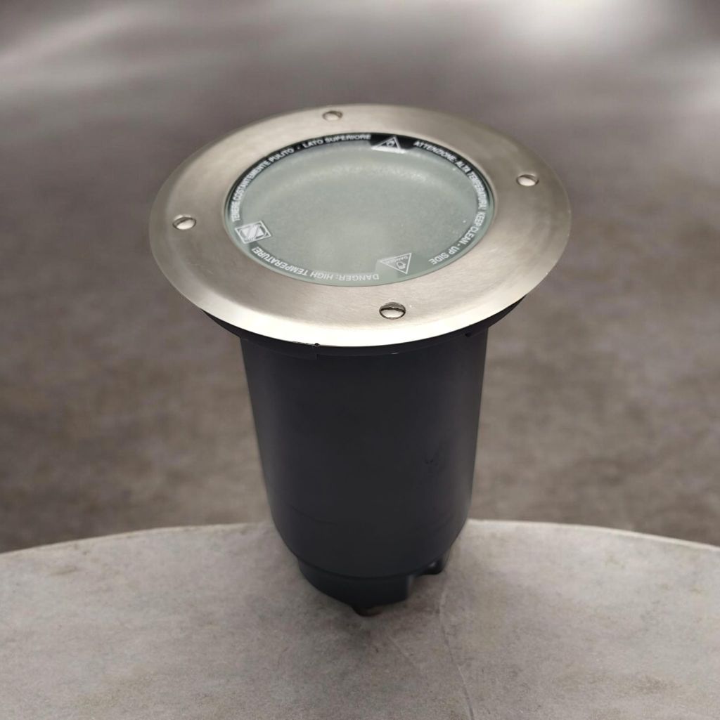 Faro da esterno che va interrato SIDE ART.E 8260